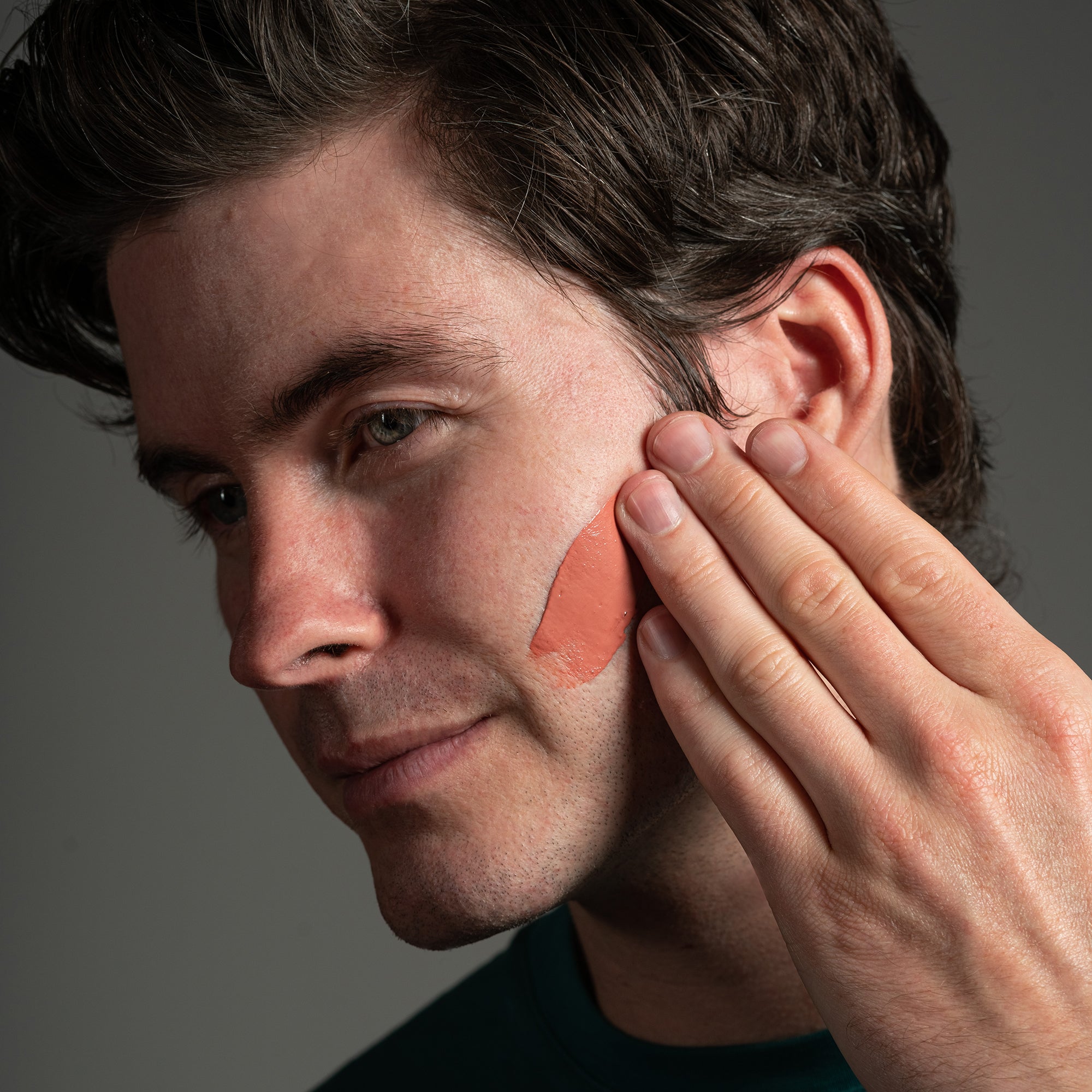 
                  
                    Masque à l'argile nettoyant en profondeur pour les pores
                  
                